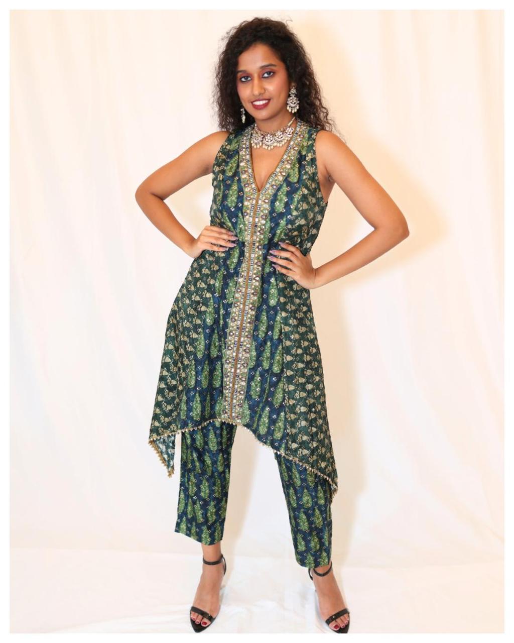 Sleeveless Ajrak Print Crepe Silk Set