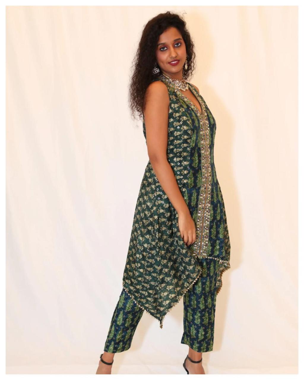 Sleeveless Ajrak Print Crepe Silk Set